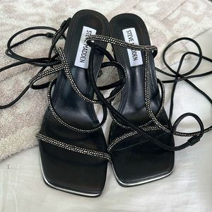 Steven Madden Unveil Wrap Black Heels Size 6.5 NWT ✨
